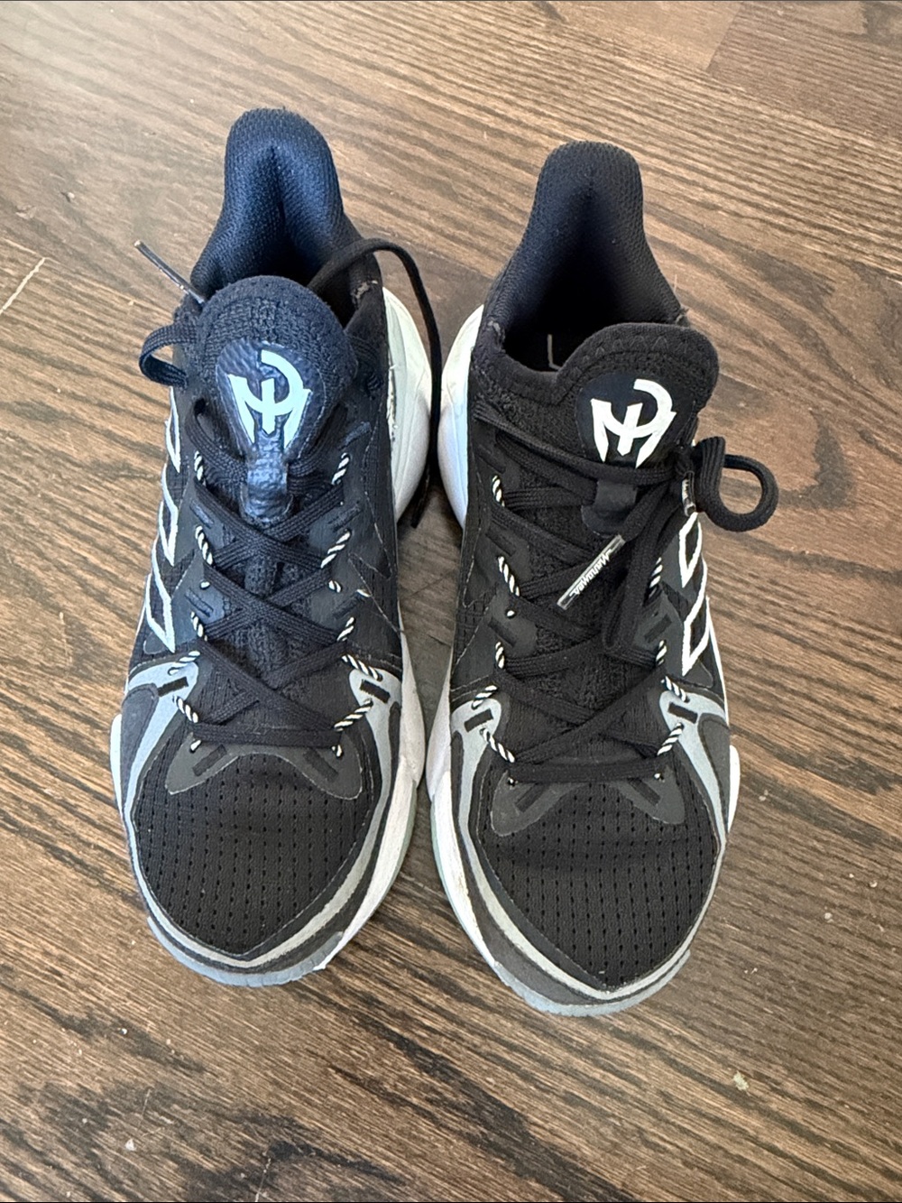 Adidas Mahomes flx sneakers youth size 5.5